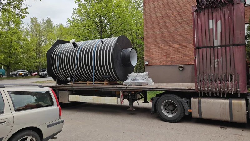 Jätevesisäiliön toimitus